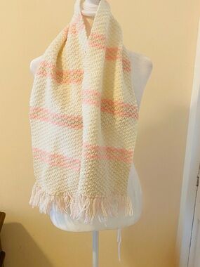 Vintage handmade scarf Grannycore